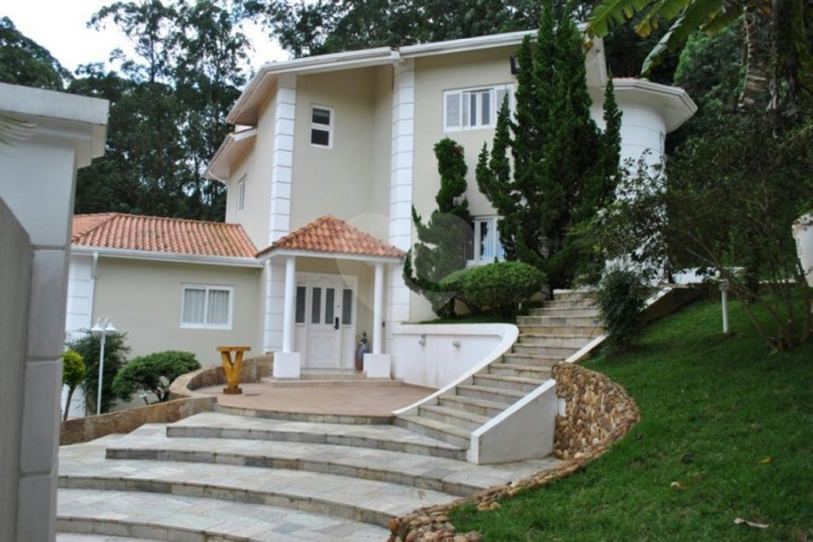 Casa à venda com 4 suítes no condomínio Praça Lagoa dos Patos,38, São Paulo - SP