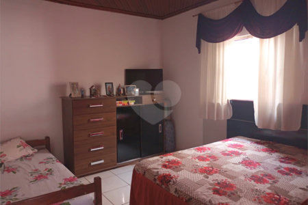 Casa à venda com 3 quartos, sendo 1 suíte, em Vila Regina, Itapetininga, SP