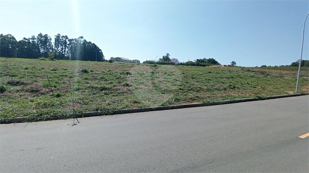 Terreno à venda com 1 suíte em Jardim Portugal, Valinhos, SP