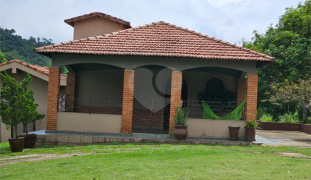 Sítio à venda com 6 quartos, sendo 1 suíte, em Bairro do Cambará, São Roque, SP