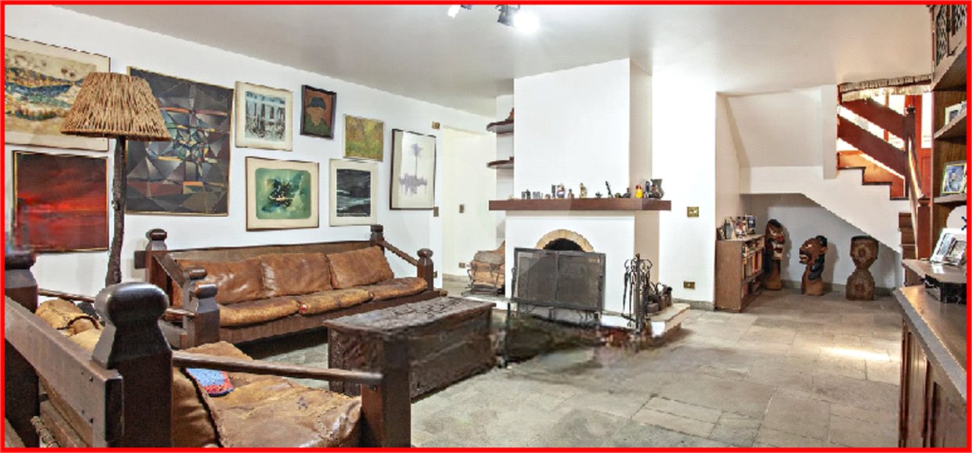 Casa à venda com 3 quartos, sendo 1 suíte, em Pinheiros, São Paulo, SP