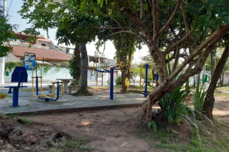 Casa Térrea à venda com 4 quartos em Vila Ernesto, São Paulo, SP