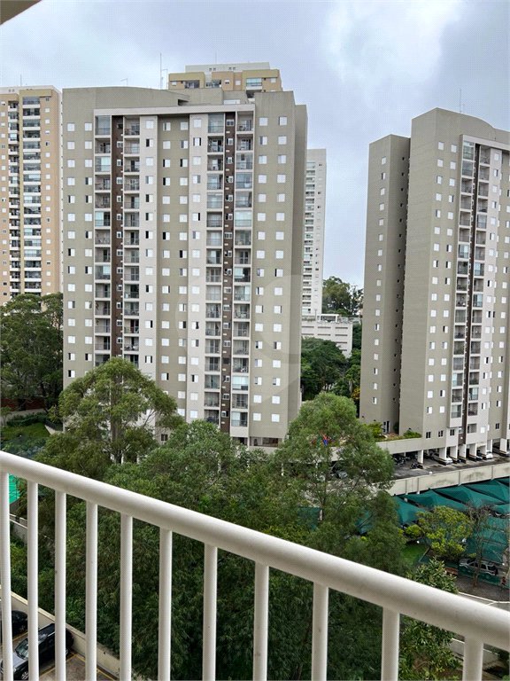 Apartamento à venda com 3 quartos, sendo 1 suíte,  em Parque Reboucas, São Paulo, SP