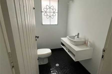 Casa à venda com 4 quartos, sendo 2 suítes, em Vila Inah, São Paulo, SP