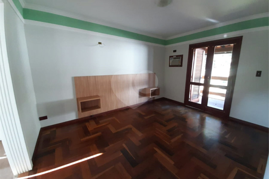 Casa à venda com 5 quartos, sendo 1 suíte, no condomínio Alpes de Mairiporã, Mairiporã - SP