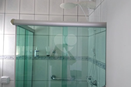 Sobrado à venda com 4 quartos, sendo 3 suítes,  em Vila Monumento, São Paulo, SP