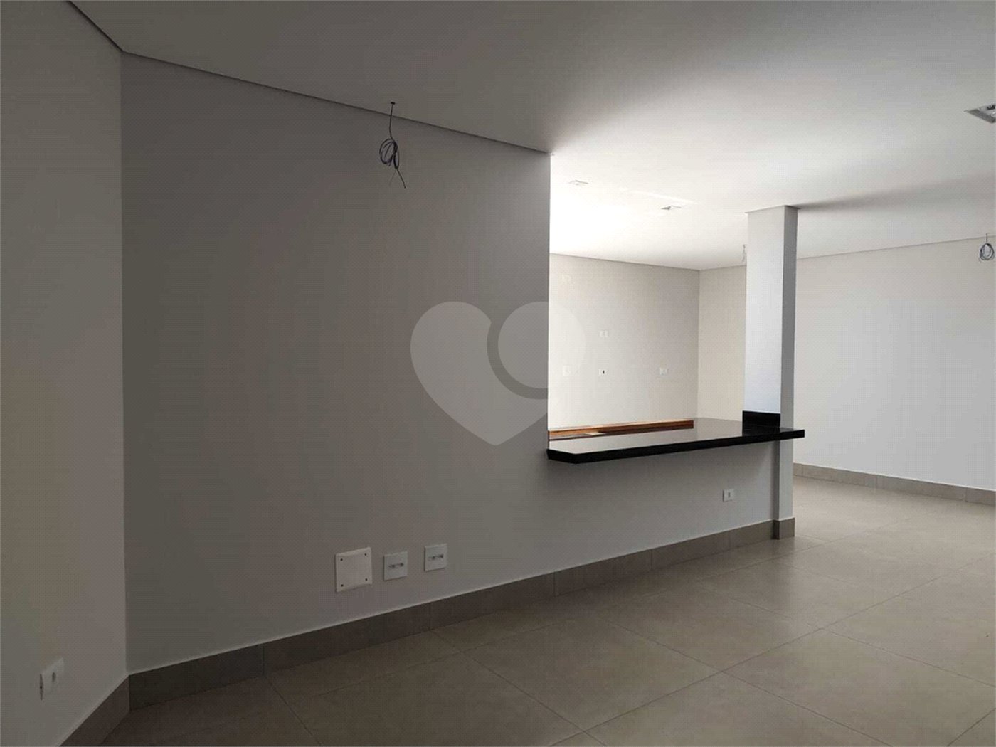 Casa à venda com 3 suítes no condomínio Terras da Estância, Paulínia - SP