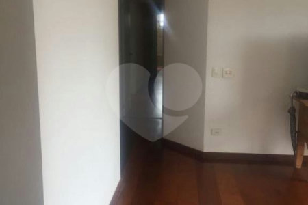 Apartamento à venda com 3 suítes em Jardim Londrina, São Paulo, SP
