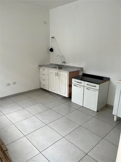Ótimo Prédio Comercial !! Vende Total ou Aluga andar superior..OPORTUNIDADE !