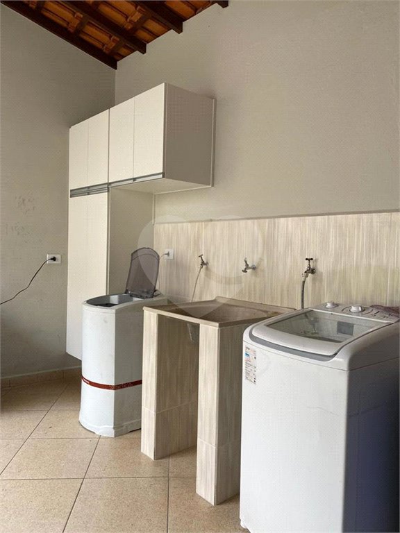 Casa à venda com 4 quartos, sendo 1 suíte, no Centro, Bom Jesus dos Perdões, SP