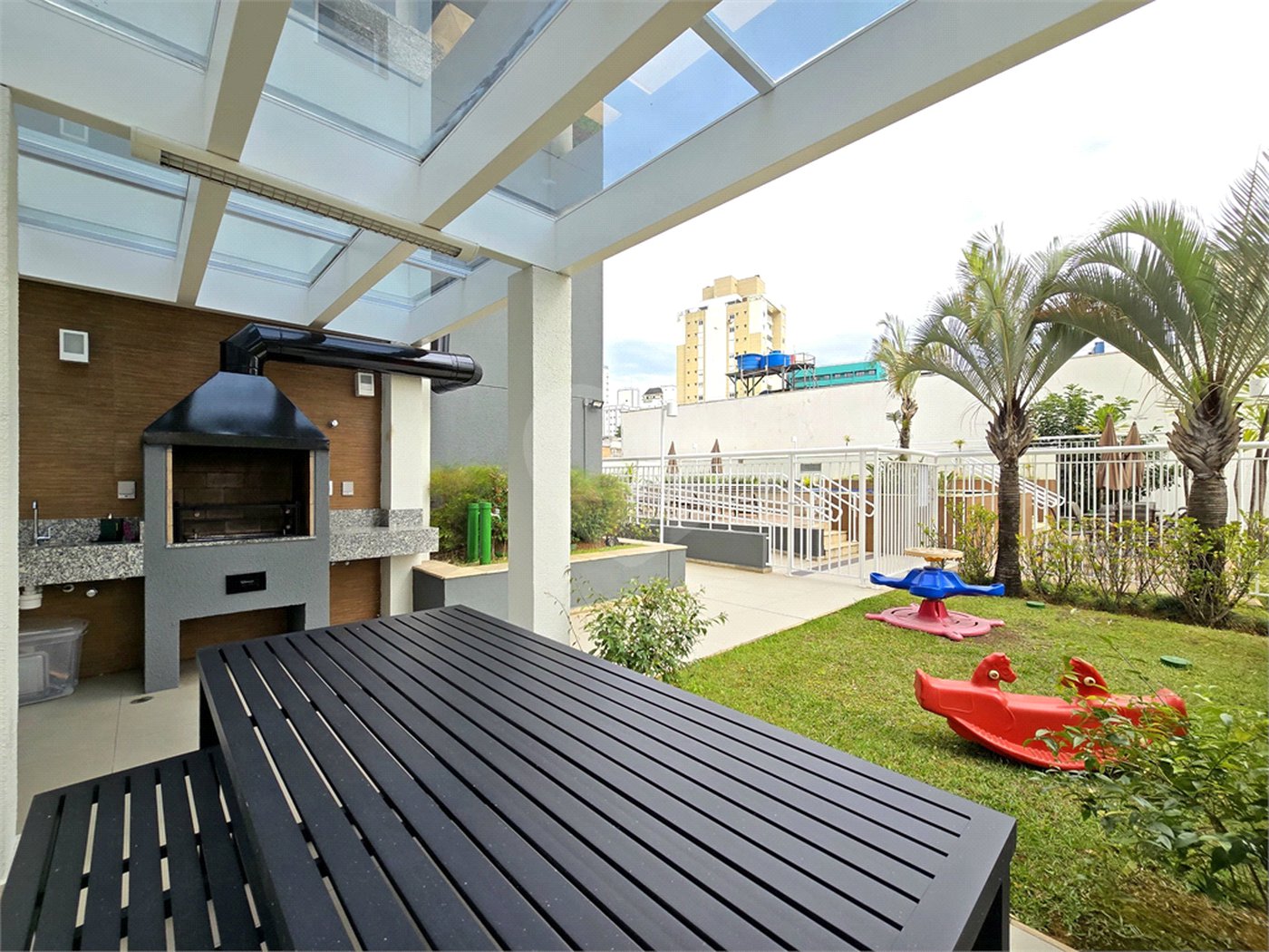 Apartamento à venda ou para alugar com 2 quartos, sendo 1 suíte, em Campo Belo, São Paulo, SP