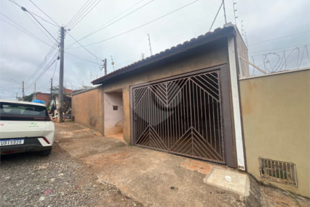 Casa à venda com 3 quartos, sendo 1 suíte, em Vila Recreio, Itapetininga, SP