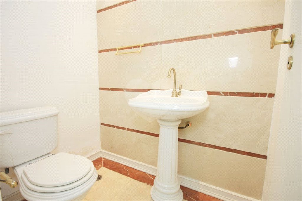 Apartamento à venda com 3 quartos, sendo 1 suíte, em Alto da Boa Vista, São Paulo, SP