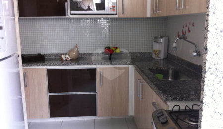 Casa à venda com 3 quartos, sendo 1 suíte,  no condomínio Moradas do Horto, São Paulo - SP