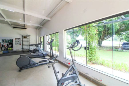 Casa à venda com 4 quartos, sendo 2 suítes, no condomínio Vivendas do Lago, Sorocaba - SP