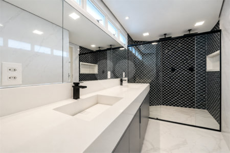 Apartamento à venda com 5 suítes em Parque Enseada, Guarujá, SP
