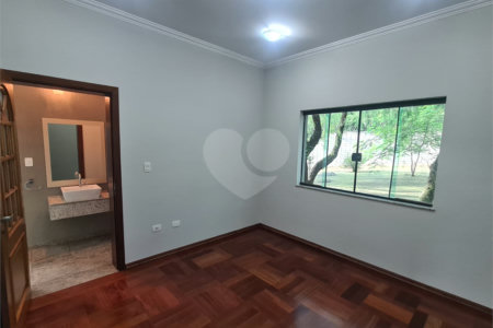 Casa à venda com 4 quartos, sendo 2 suítes, no condomínio Bosque de Grevilea, Vinhedo - SP