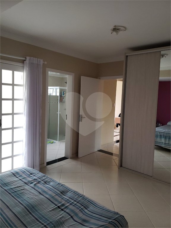 Casa à venda com 6 quartos, sendo 3 suítes, em Alto Ipiranga, Mogi das Cruzes, SP