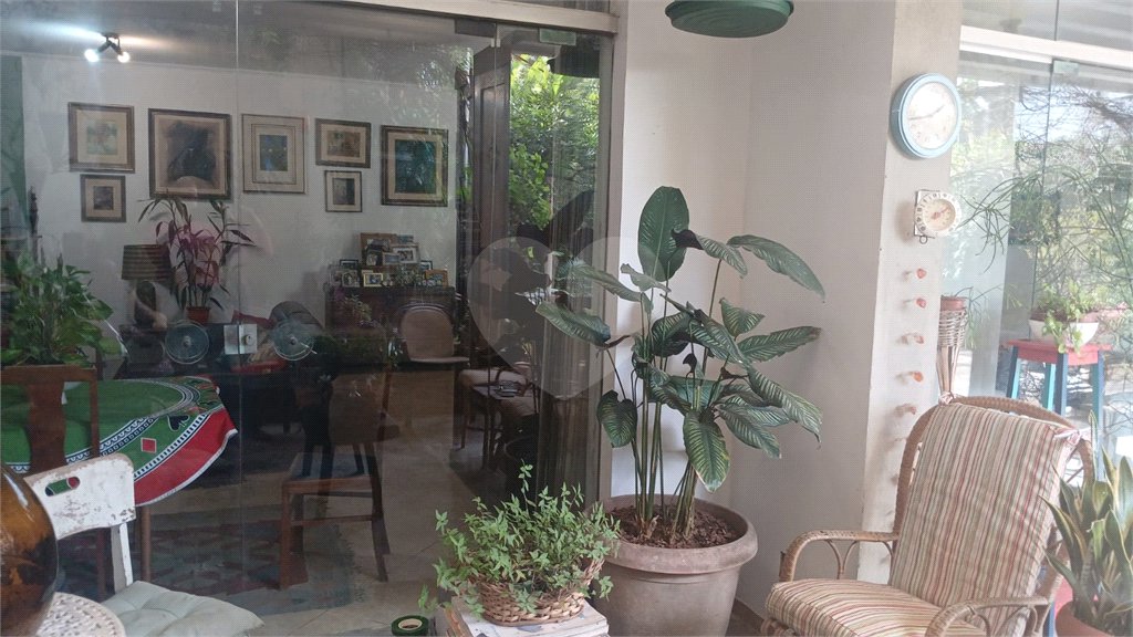 Sobrado à venda com 4 quartos, sendo 2 suítes, em Interlagos, São Paulo, SP