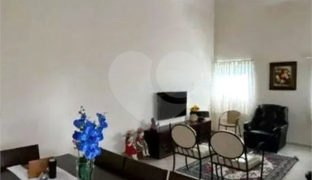 Casa em condomínio à venda com 3 quartos, sendo 2 suítes,  no Centro, Bom Jesus dos Perdões, SP