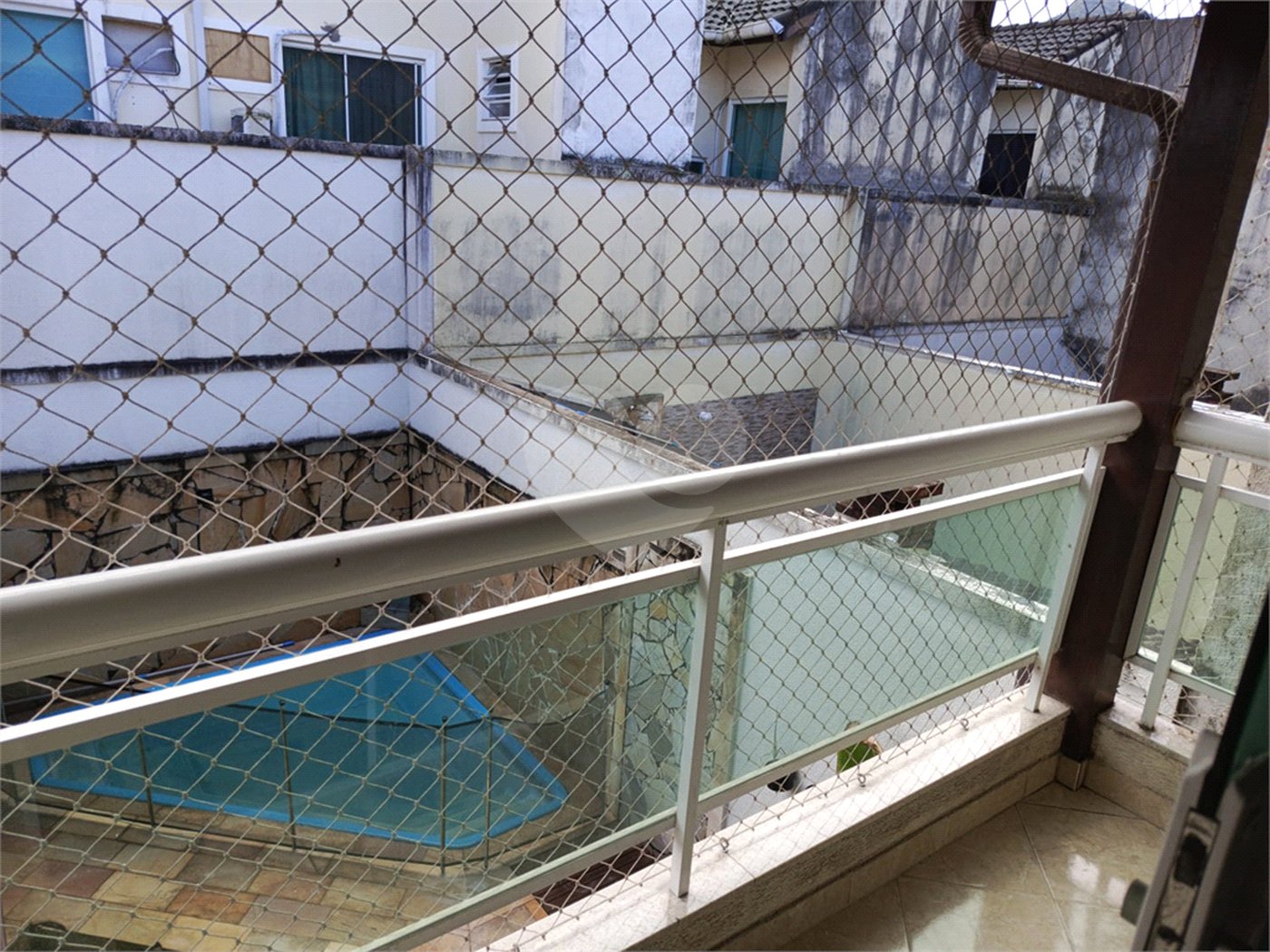 Casa à venda com 3 quartos, sendo 1 suíte, no condomínio Paraíso Classe A, Rio de Janeiro - RJ