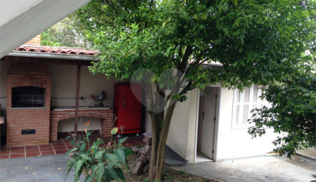 Casa à venda com 4 quartos, sendo 1 suíte,  em Jardim Petrópolis, São Paulo, SP