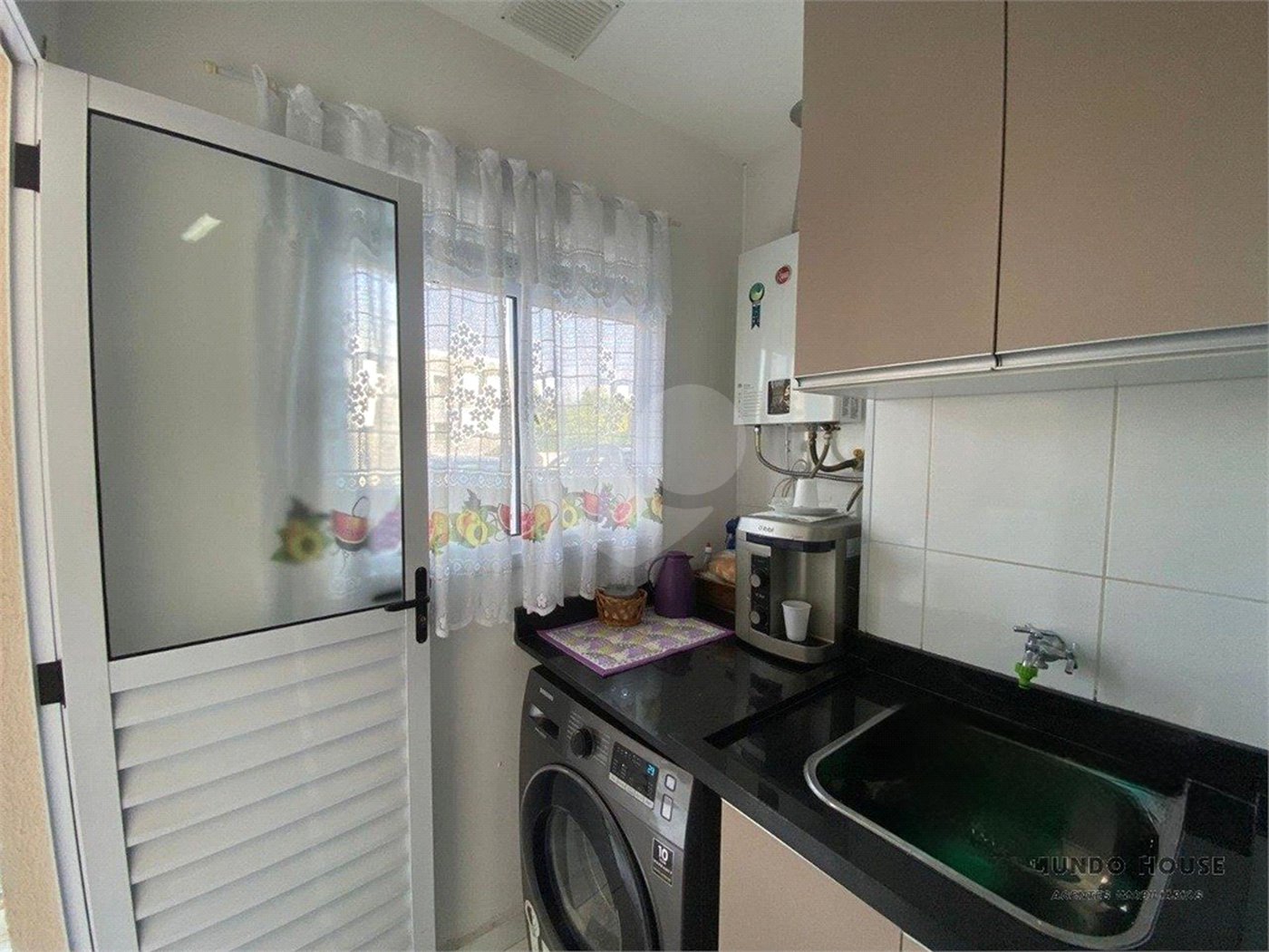 Apartamento à venda com 2 quartos, sendo 1 suíte,  em Aparecidinha, Sorocaba, SP