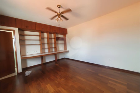 Casa de Vila à venda com 4 suítes em Jardim Santa Rosália, Sorocaba, SP