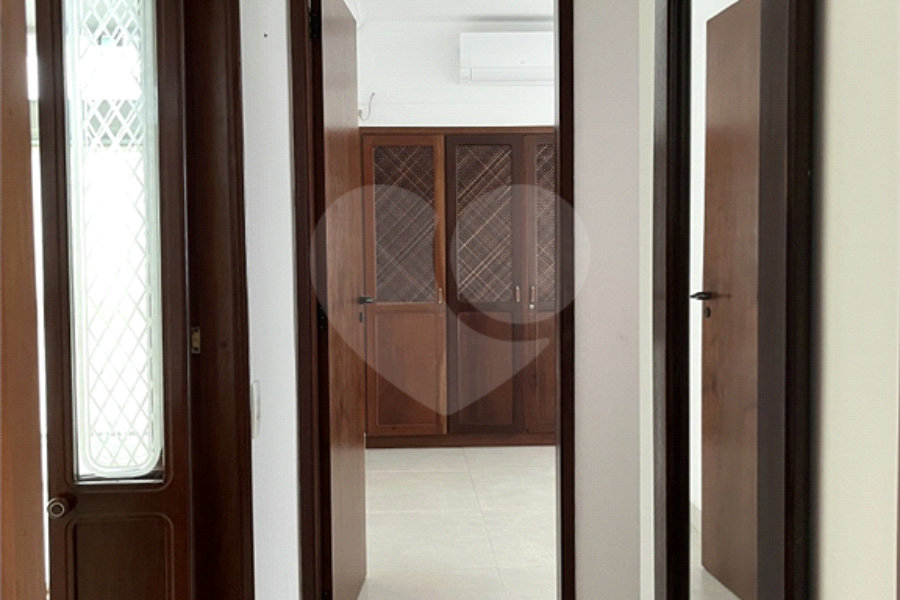 Apartamento à venda ou para alugar com 3 quartos, sendo 1 suíte, em Enseada, Guarujá, SP