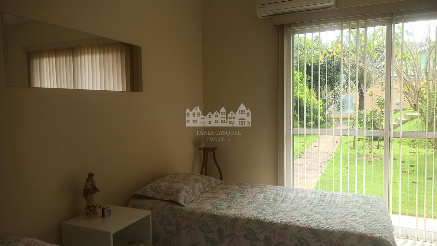 Casa à venda com 3 quartos, sendo 1 suíte, no condomínio Serra da Estrela, Atibaia - SP