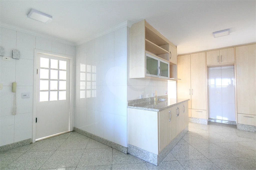 Apartamento locação Alto da Boa Vista próximo Jardim Marajoara.