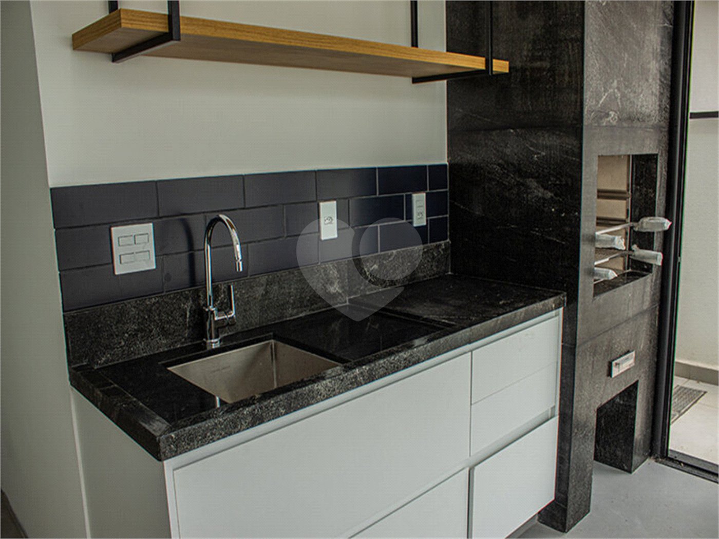 Casa à venda com 3 suítes no condomínio Residencial Central Parque, Salto - SP