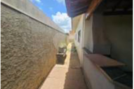 Casa à venda com 3 quartos em Residencial Azulville II, Matão, SP