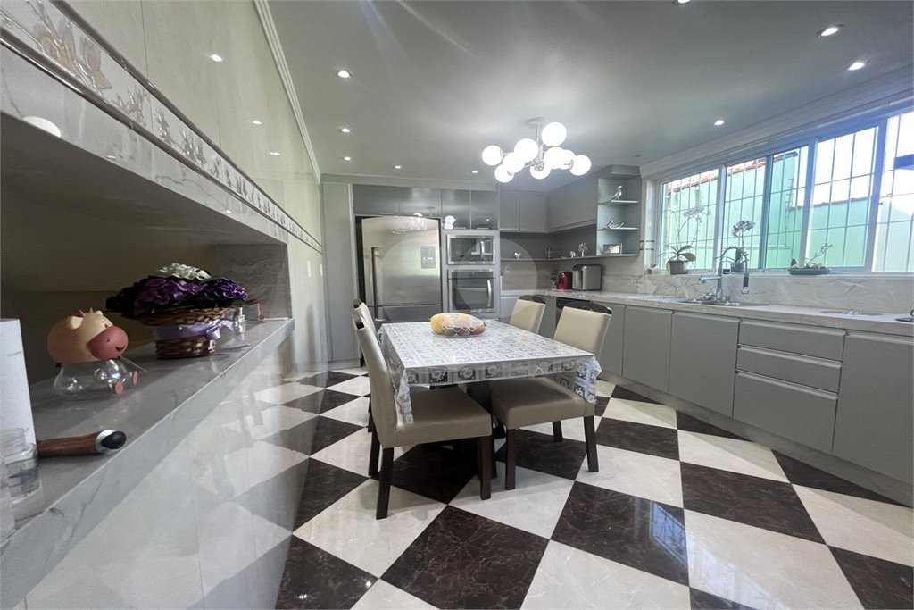 Sobrado à venda com 3 quartos em Vila Gustavo, São Paulo, SP