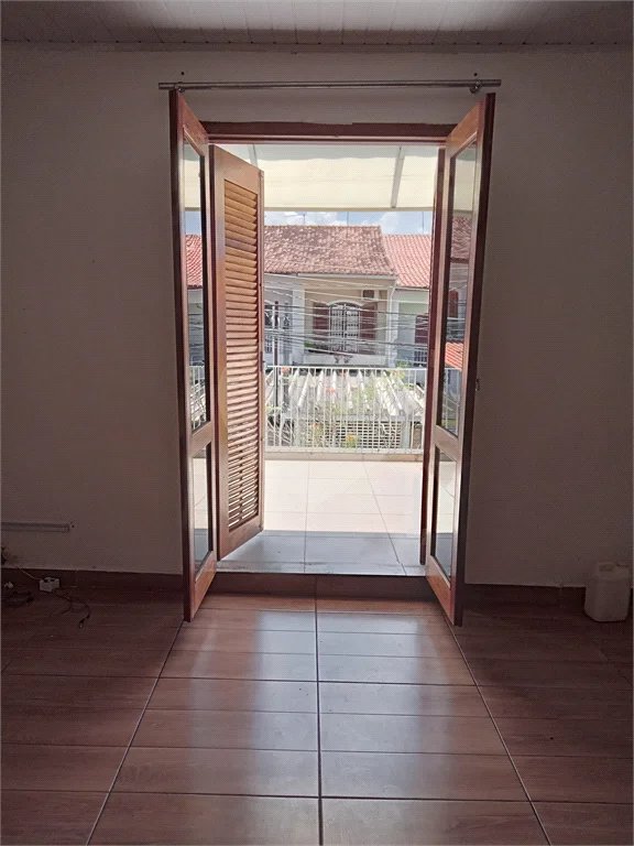 Sobrado à venda com 2 quartos em Tremembé, São Paulo, SP
