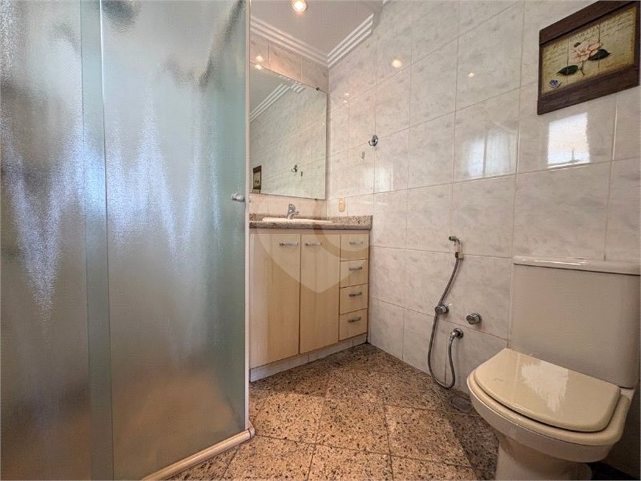 Casa à venda com 5 quartos, sendo 3 suítes, no condomínio Granja Olga III, Sorocaba - SP