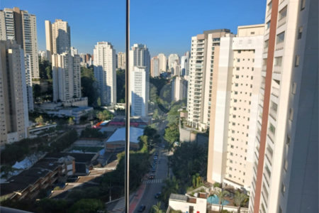 Apartamento para alugar com 2 quartos, sendo 1 suíte,  em Vila Andrade, São Paulo, SP