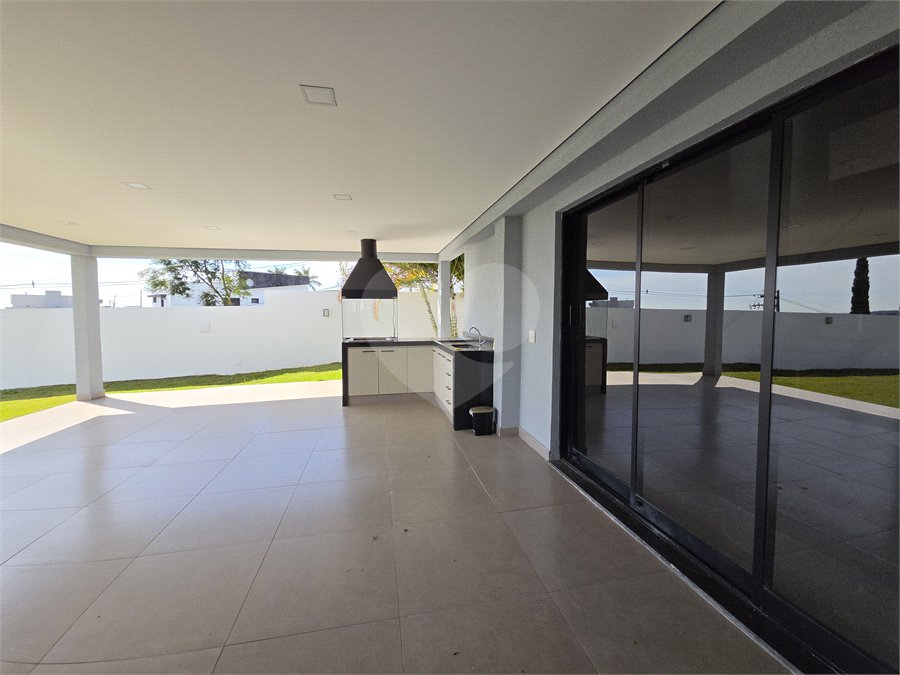 Casa à venda com 3 suítes no condomínio Village Ipanema I, Araçoiaba da Serra - SP