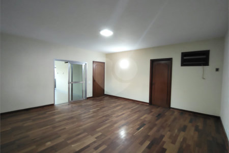 Casa à venda ou para alugar com 5 quartos, sendo 3 suítes, em Vila Maria, Itapetininga, SP
