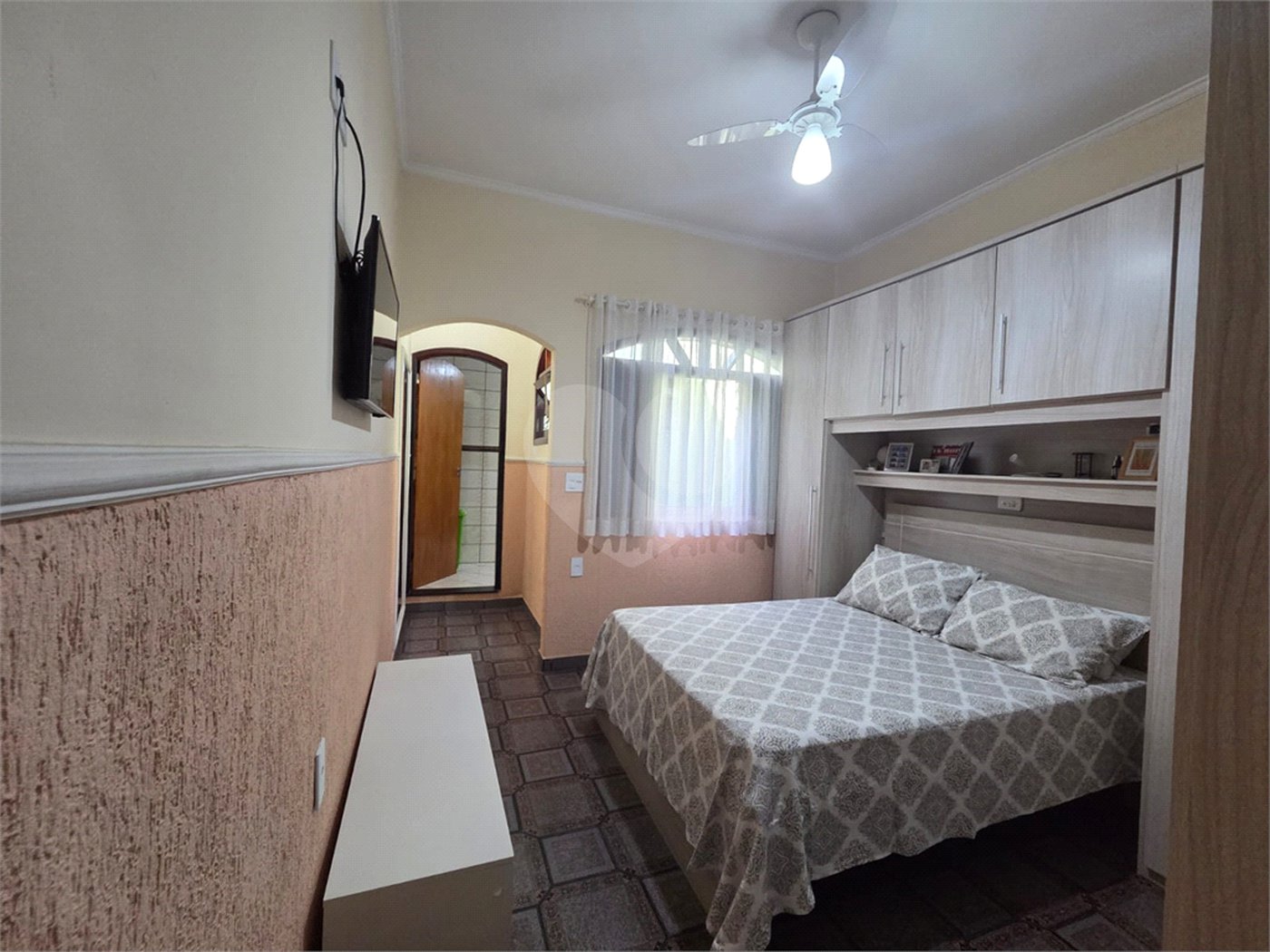 Casa à venda com 4 quartos, sendo 1 suíte, em Vila Paulo Silas, São Paulo, SP