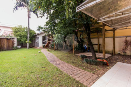 Casa à venda com 4 quartos, sendo 2 suítes, em Brooklin, São Paulo, SP