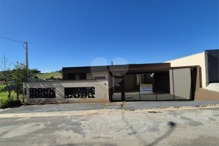 Casa à venda com 3 quartos, sendo 1 suíte, em Jardim Paraíso da Usina, Atibaia, SP