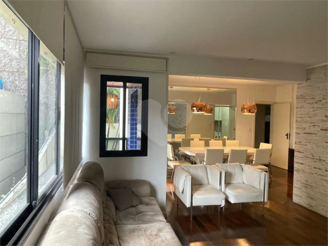 Apartamento à venda com 3 quartos, sendo 1 suíte,  em Morumbi, São Paulo, SP