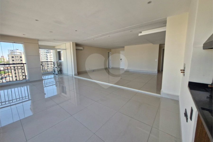 Apartamento para alugar com 3 suítes em Santana, São Paulo, SP
