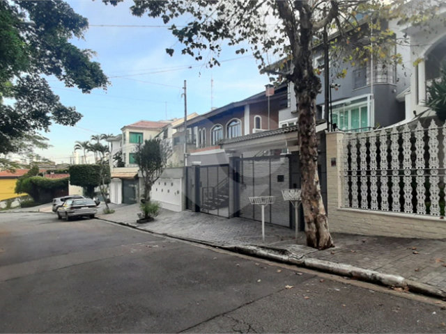 Sobrado à venda com 4 quartos, sendo 2 suítes,  em Jardim França, São Paulo, SP