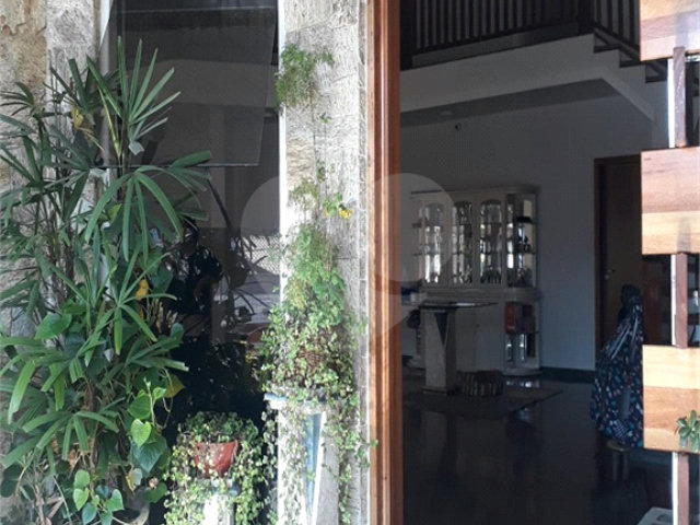 Sobrado à venda com 4 quartos, sendo 3 suítes,  em Vila Mazzei, São Paulo, SP