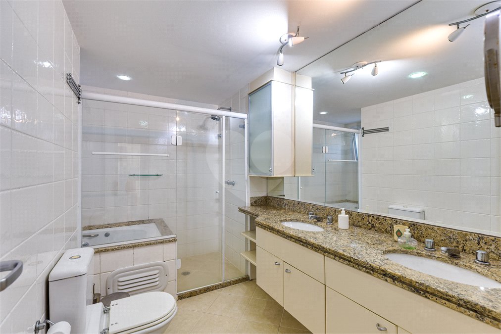 Apartamento à venda com 3 suítes em Alto da Boa Vista, São Paulo, SP
