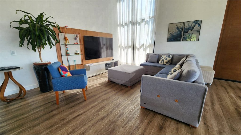 Casa à venda com 6 quartos, sendo 5 suítes, no condomínio Jardim Primavera, Louveira - SP