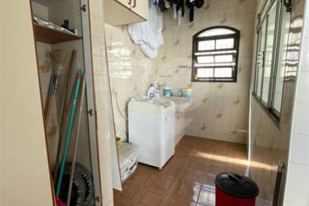Casa Térrea à venda com 5 quartos, sendo 2 suítes, em Campo Grande, Rio de Janeiro, RJ