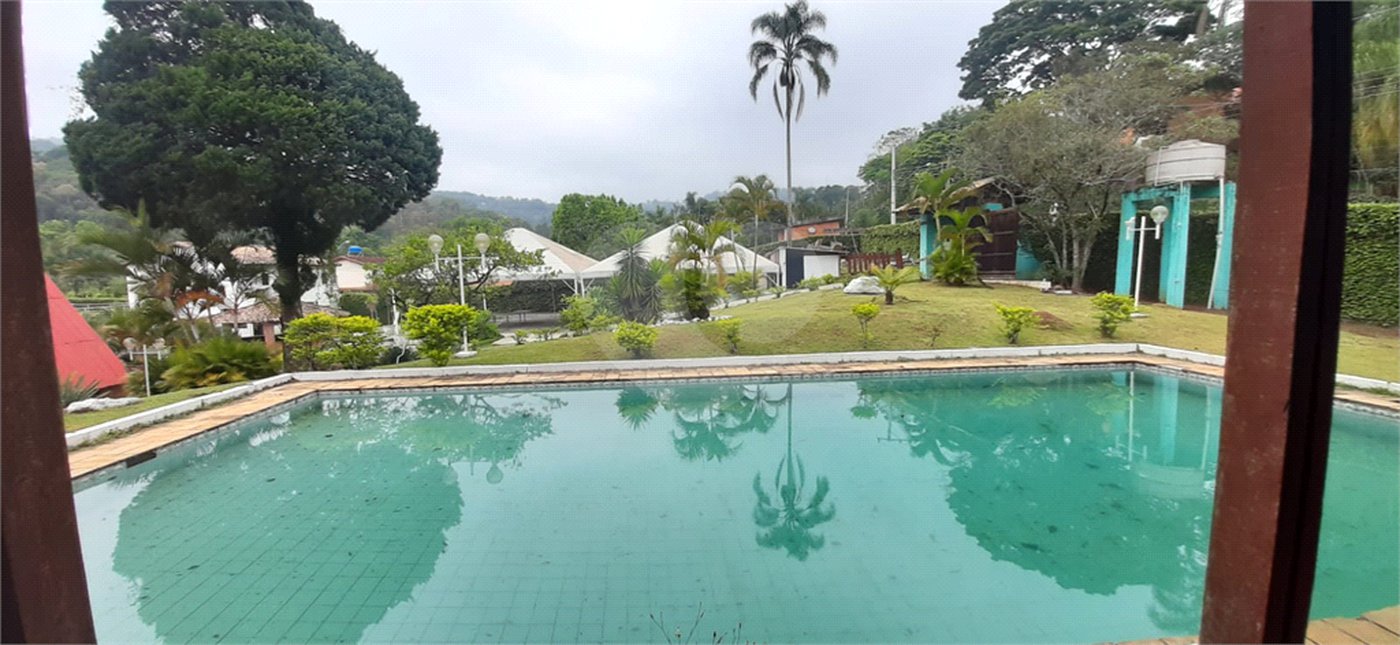 Casa Térrea à venda com 5 quartos, sendo 3 suítes, em Serra da Cantareira, Mairiporã, SP